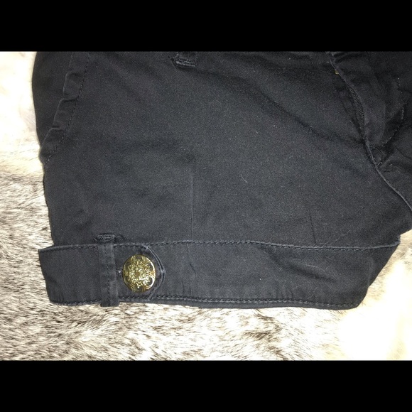 Black short - Picture 4 of 4